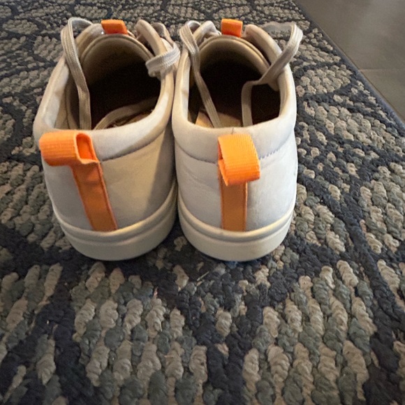 Vionic shoes - Picture 6 of 7